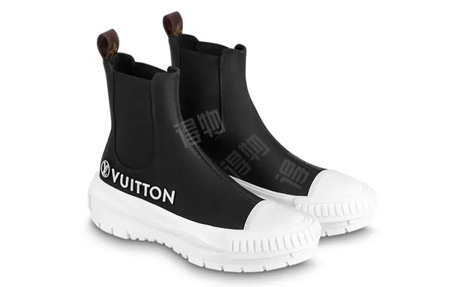LOUIS VUITTON Squad