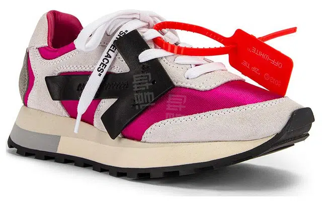 OFF-WHITE