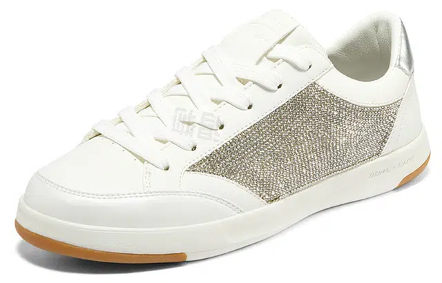 Skechers