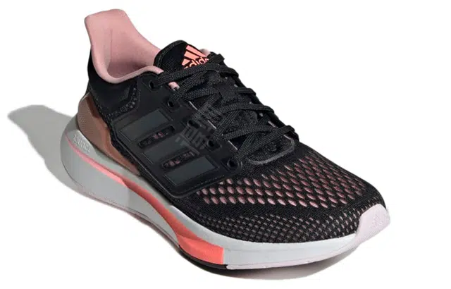 adidas EQ21 Run