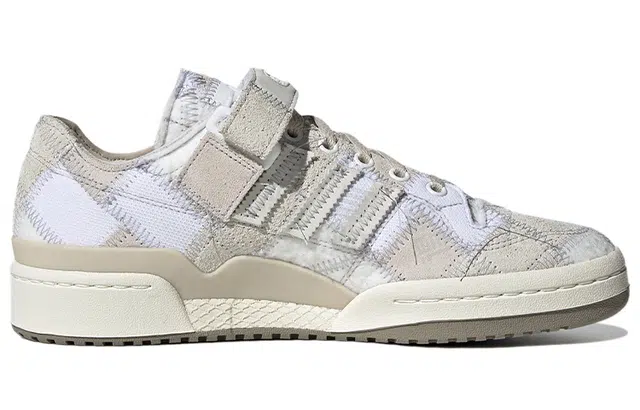 atmos x adidas originals FORUM 84 Low "RECOUTURE"
