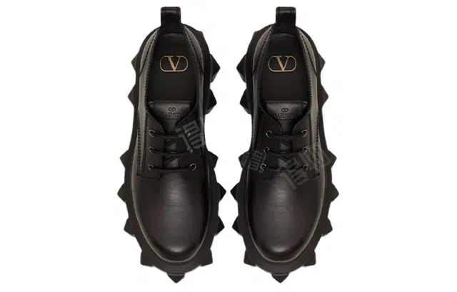 Valentino Trackstud