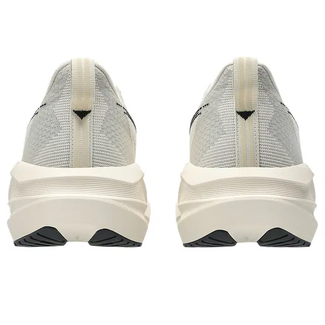 Asics NOVABLAST 5