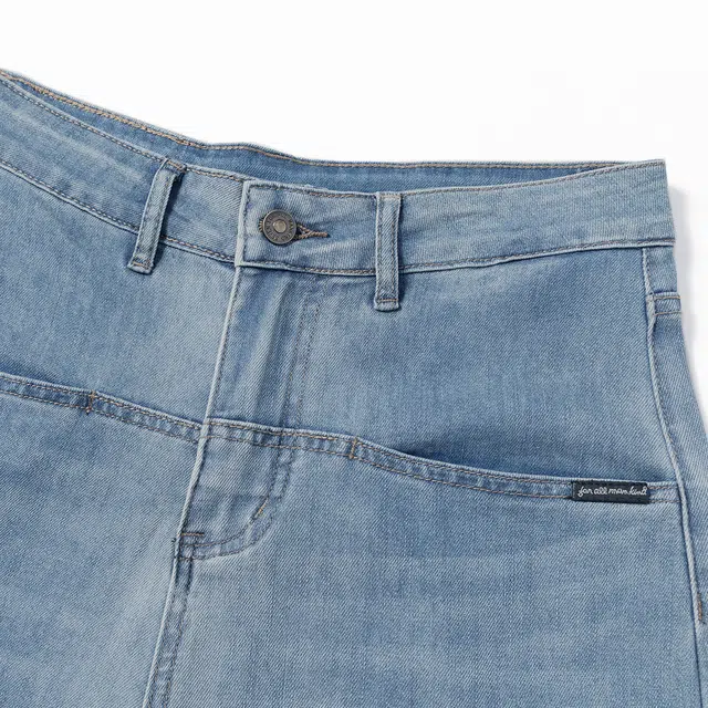 7 FOR ALL MANKIND