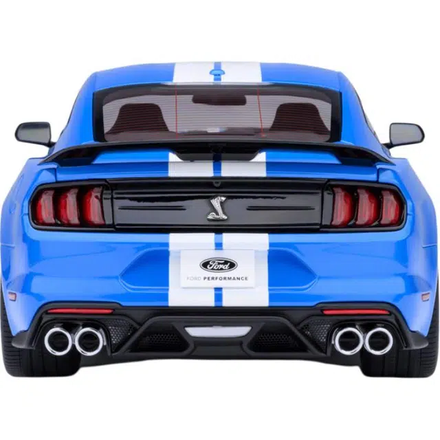 AUTOart 118 FORD MUSTANG SHELBY GT500
