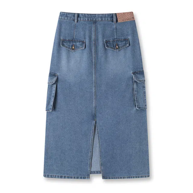 7 FOR ALL MANKIND A