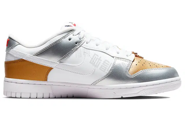 Nike Dunk Low "Metallic"