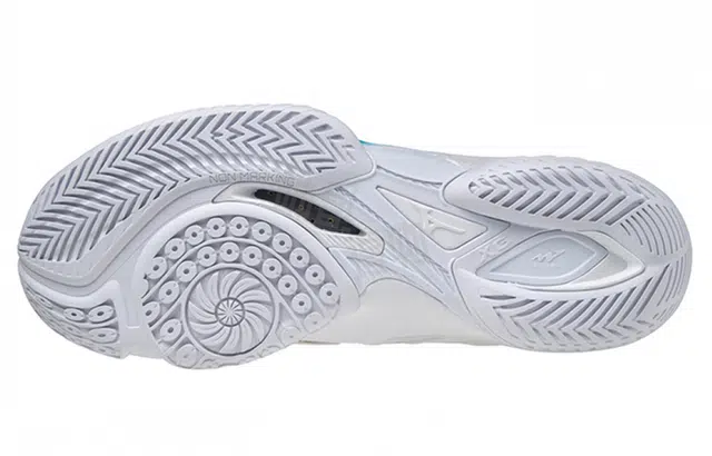 Mizuno Wave Claw 2