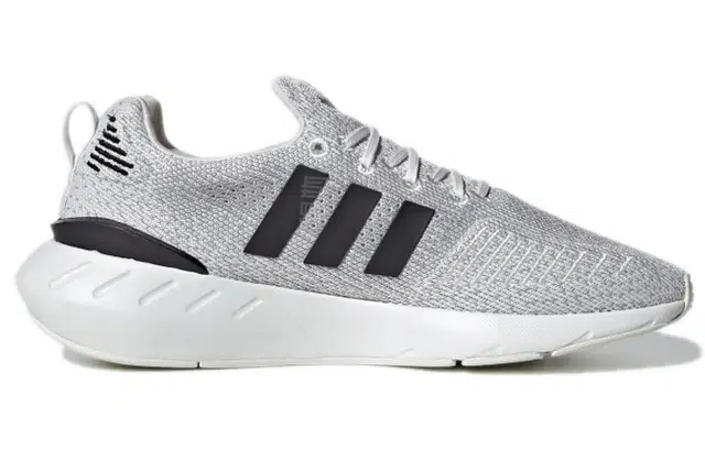 adidas originals Swift Run 22