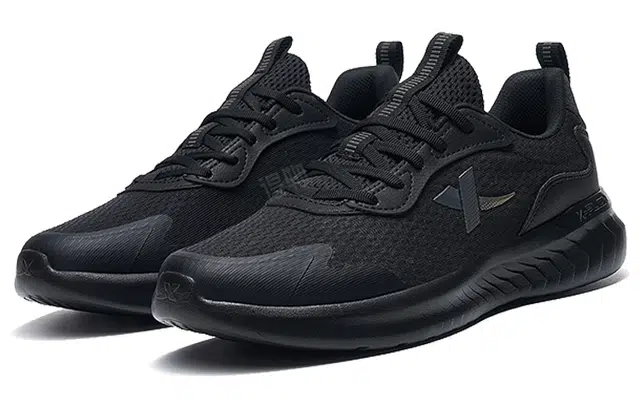 特步 行云 减震回弹轻便 减震防滑耐磨透气 低帮 跑步鞋 男款 黑色