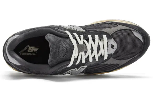New Balance NB 2002R