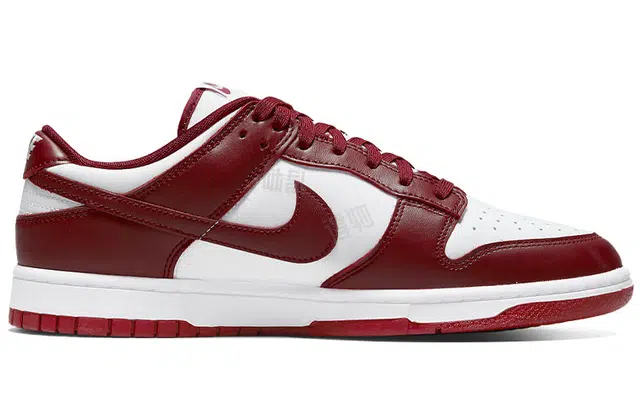 Nike Dunk Low Retro "Team Red"