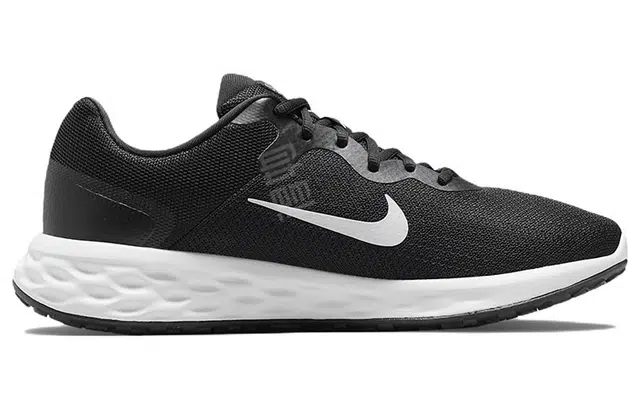 Nike REVOLUTION 6