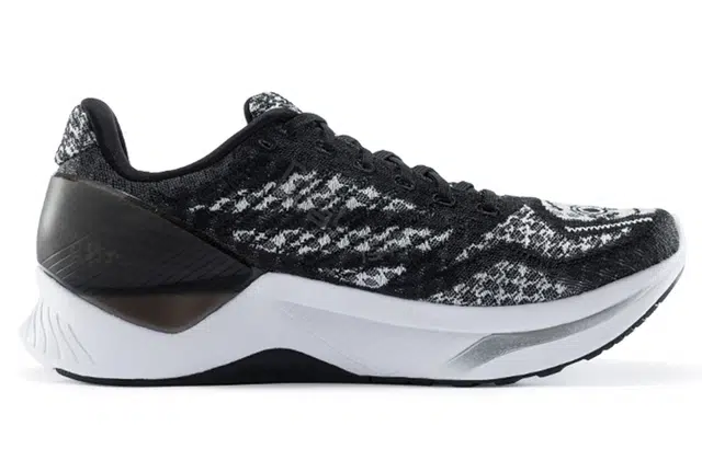 Saucony Endorphin Shift