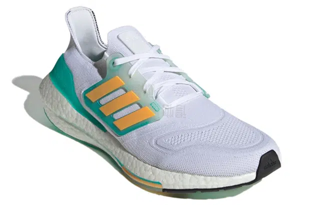 adidas Ultraboost 22