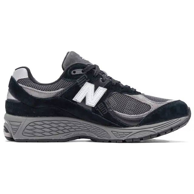 New Balance NB 2002R