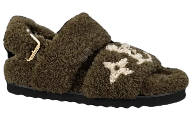 LOUIS VUITTON Paseo Comfort