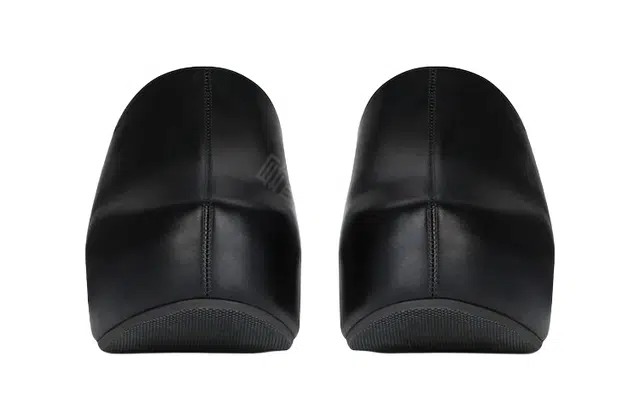 GIVENCHY
