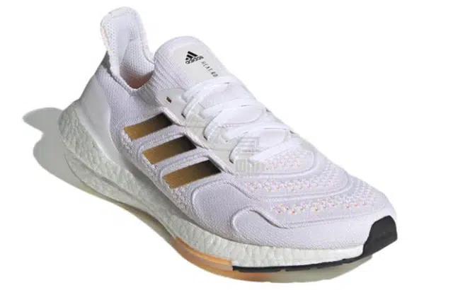 adidas Ultraboost 22