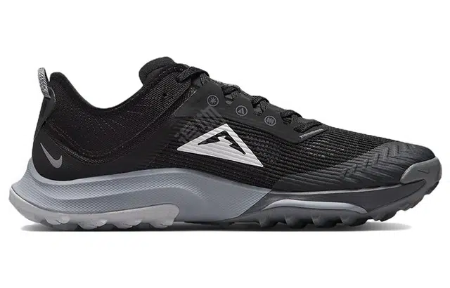 Nike Air Zoom Terra Kiger 8