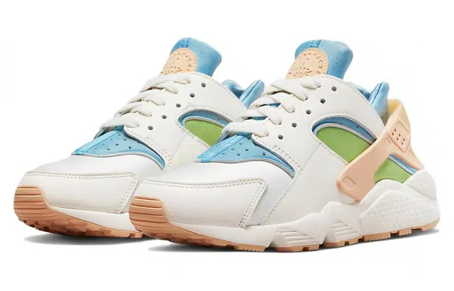 Nike Huarache SE "Easter"