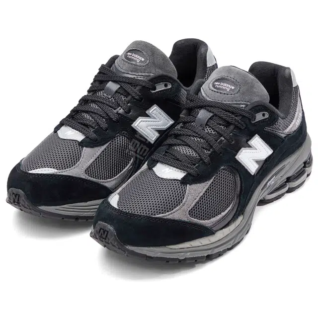 New Balance NB 2002R