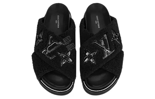 LOUIS VUITTON Paseo Comfort