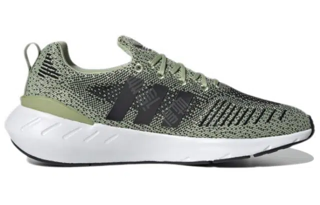 adidas originals Swift Run 22