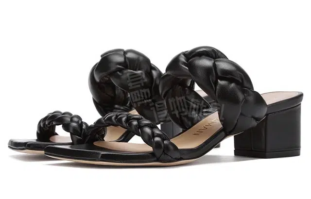 Stuart Weitzman Playa 50