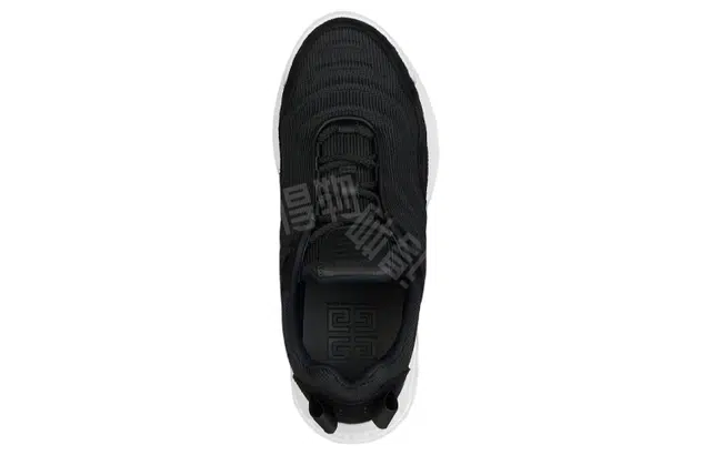 GIVENCHY