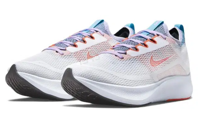 Nike Zoom Fly 4