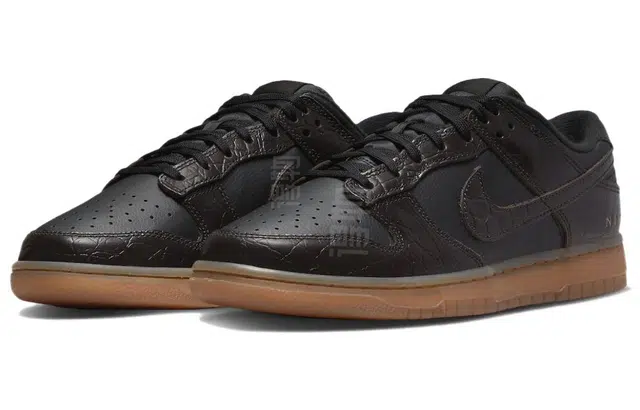 Nike Dunk Low se "velvet brown and black"
