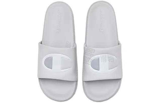 Champion Campus Slide C logo