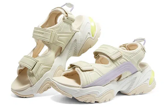 Skechers