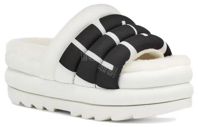 UGG Maxi Slide