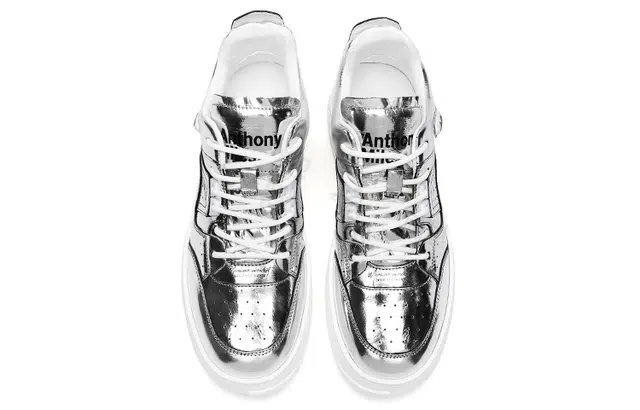 Anthony Miles