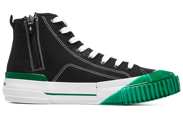CIRCLECLEAN x Skechers Keep Fresh New Moon