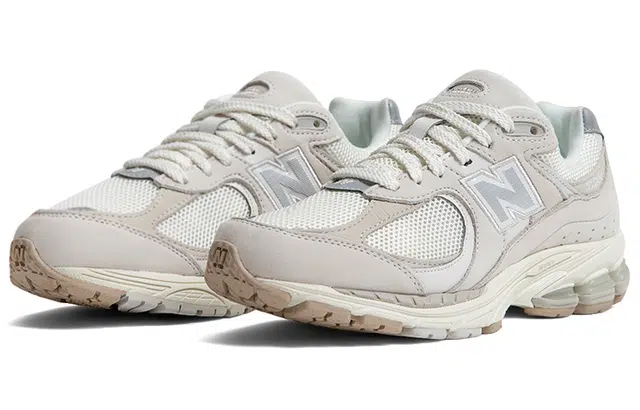 New Balance NB 2002R