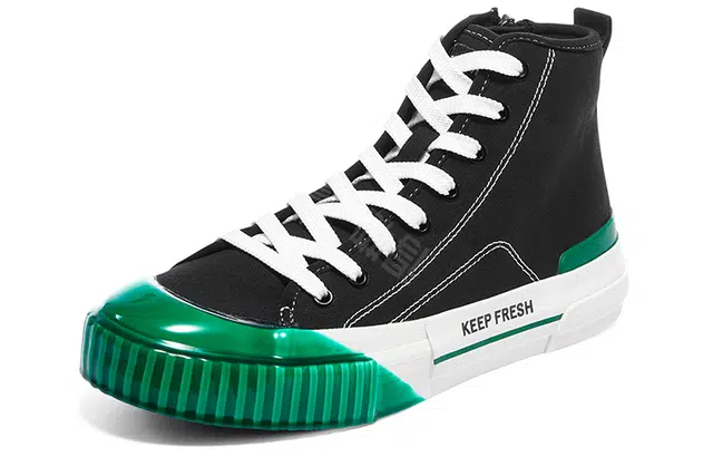CIRCLECLEAN x Skechers Keep Fresh New Moon