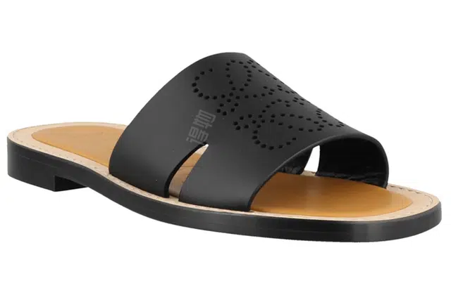 LOEWE Anagram