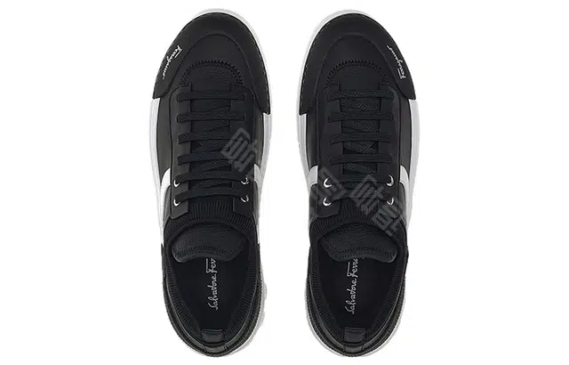 FERRAGAMO Gancini