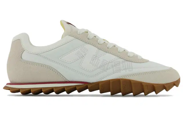New Balance RC30