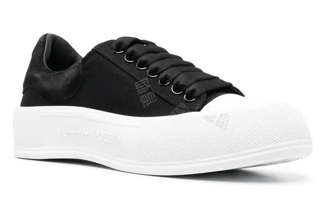 Alexander McQueen Deck