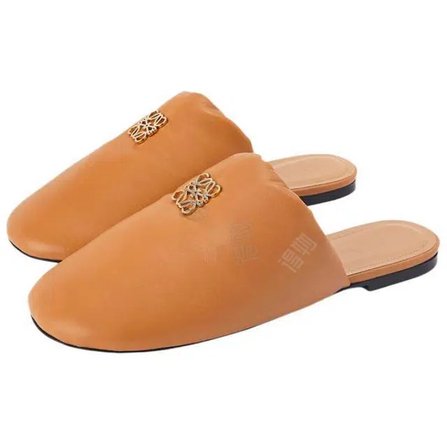 LOEWE Anagram