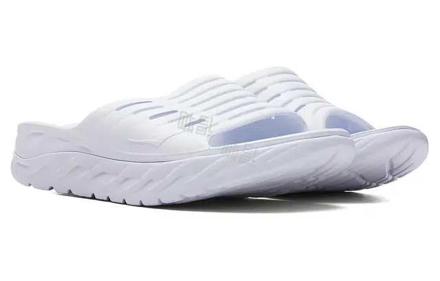 HOKA ONE ONE