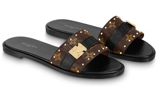 LOUIS VUITTON Lock It