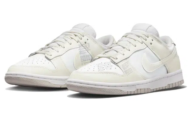 Nike Dunk Low white sail