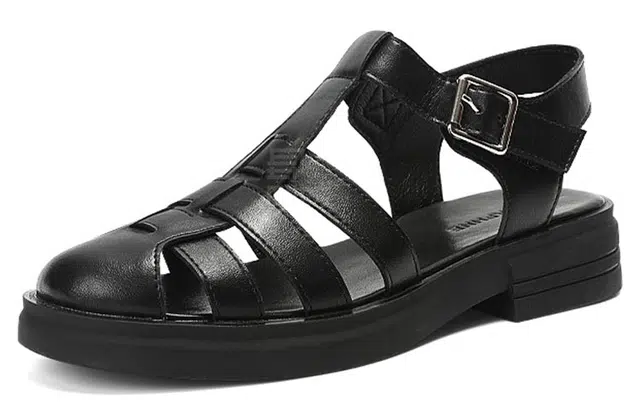 DAPHNE PU