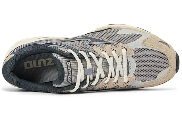 Mizuno Racer S