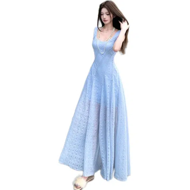 黛尔佳人 收腰度假海滩法式长裙吊带连衣裙 女款